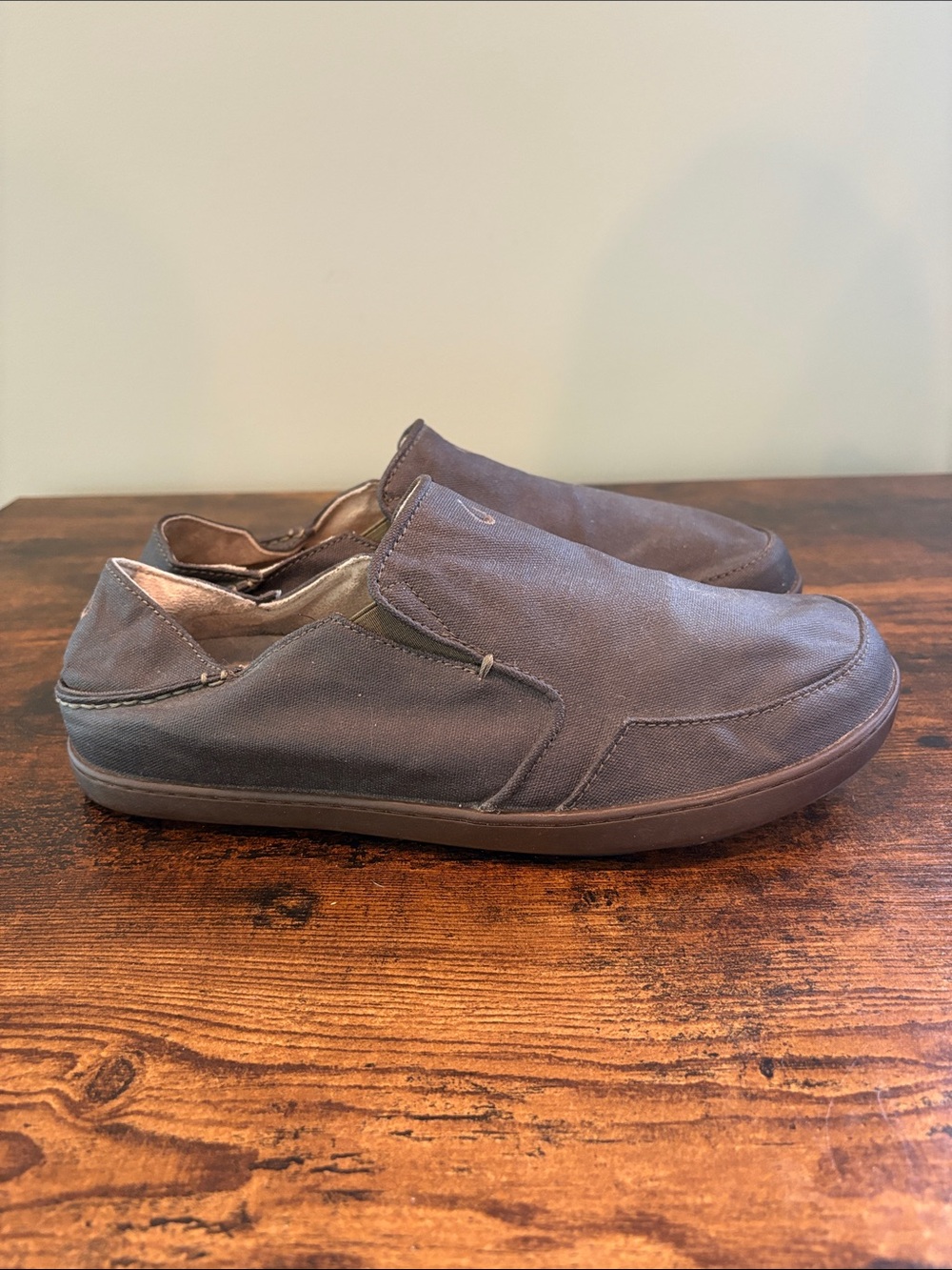 OluKai Men's Slip-On Waxed Canvas Loafers Shoes Size 10.5